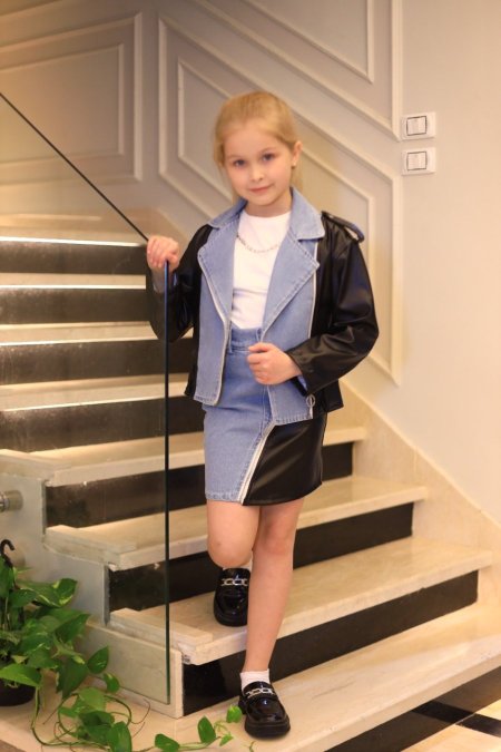 طقم تنورة جينز مع جلد ربيعي