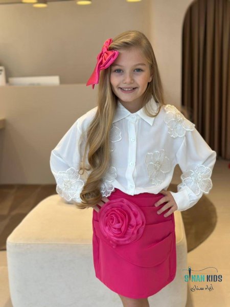 ابيض مع تنورة زهر