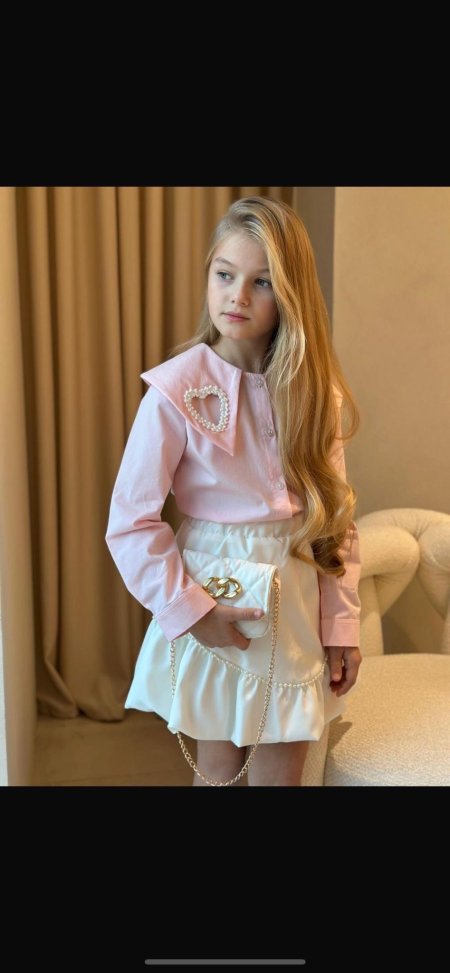 زهر مع تنورة ابيض